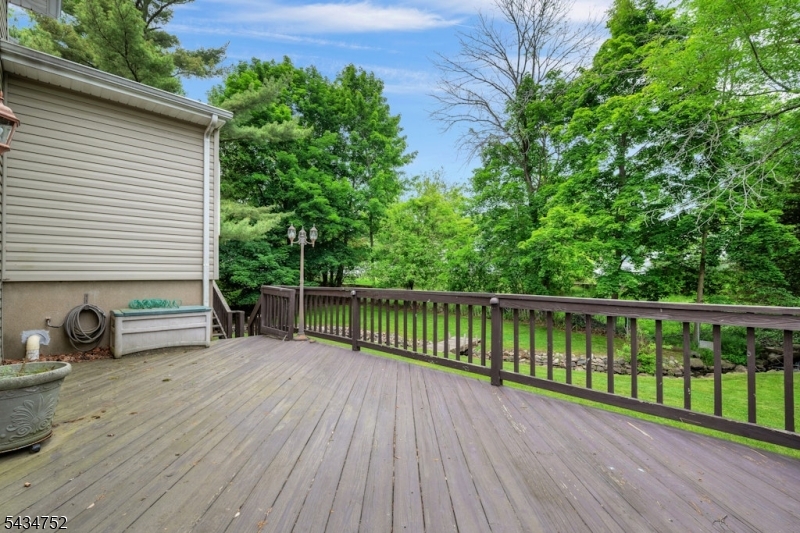 185 Ratzer Rd