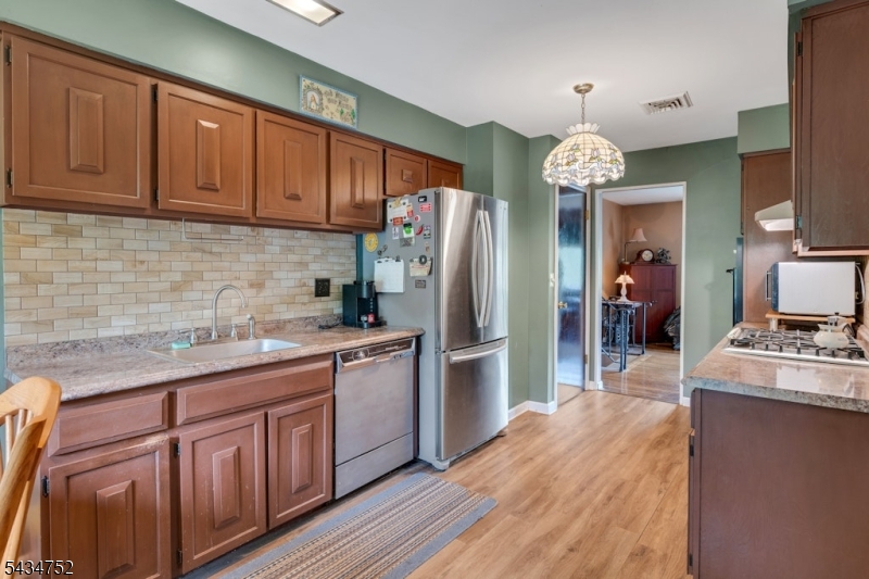 185 Ratzer Rd