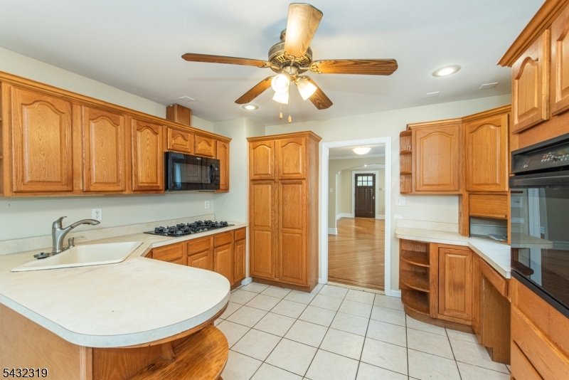 85 Jacoby St
