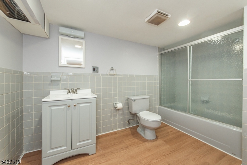 85 Jacoby St