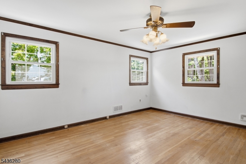 1252 Ringwood Ave