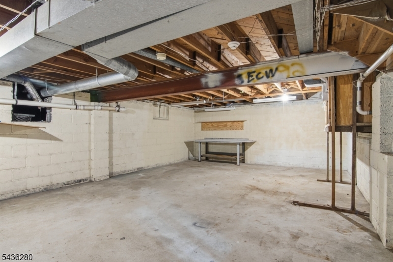 1252 Ringwood Ave