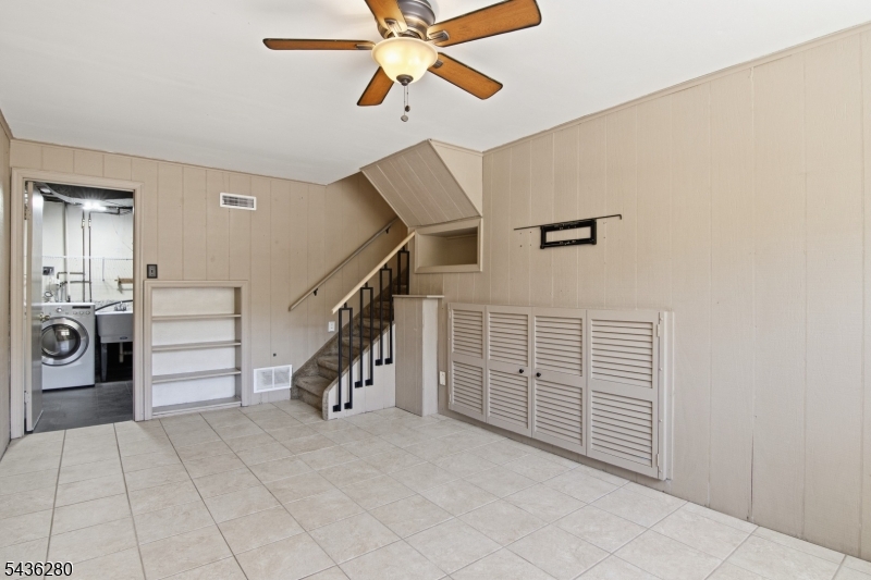 1252 Ringwood Ave