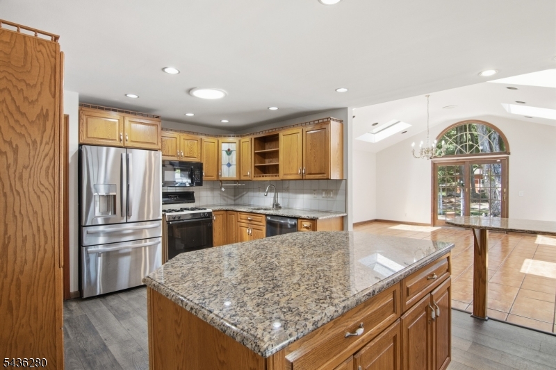 1252 Ringwood Ave