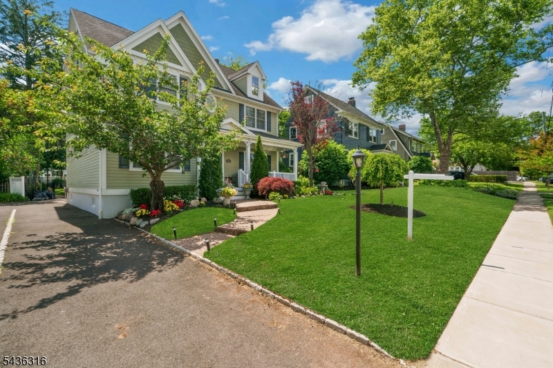 110 Nelson Pl