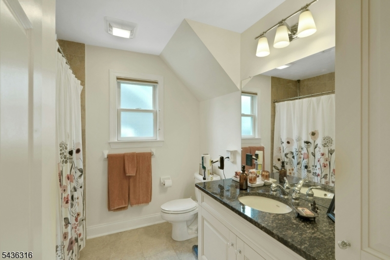 110 Nelson Pl