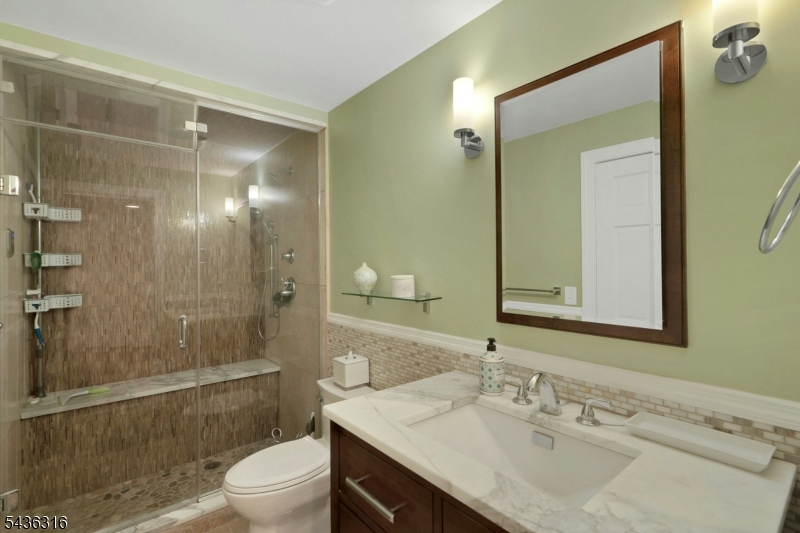 110 Nelson Pl