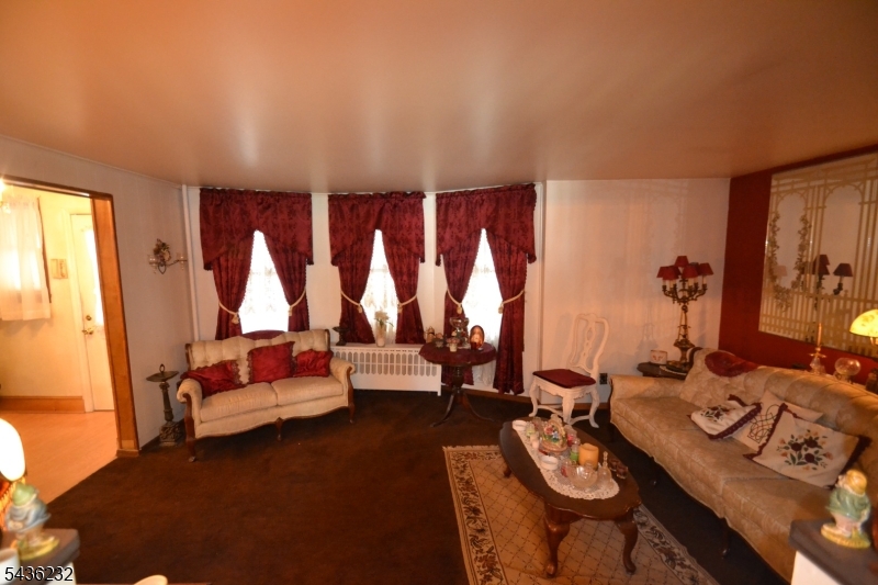 82 Christie Ave