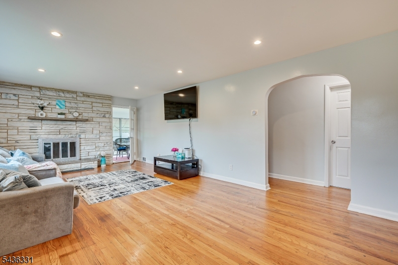 113 Dutch Neck Rd