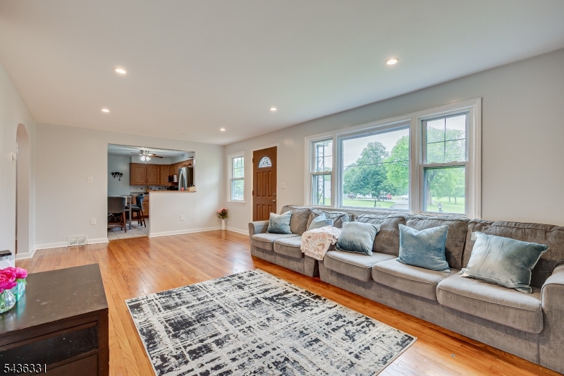 113 Dutch Neck Rd