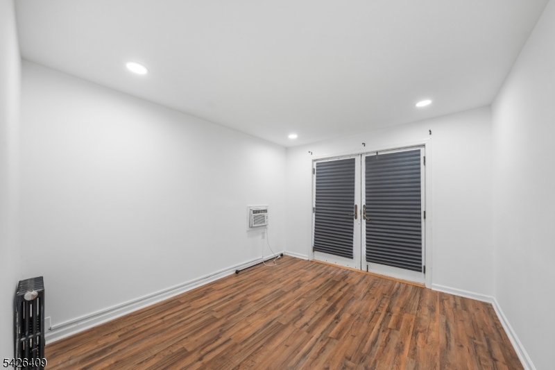 8 Melrose Ter
