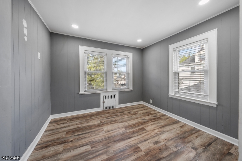 8 Melrose Ter