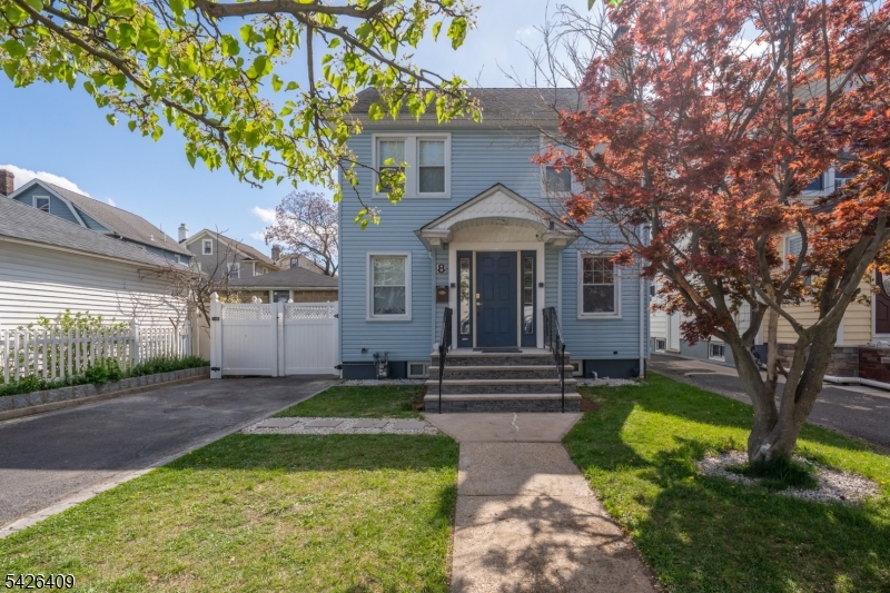 8 Melrose Ter