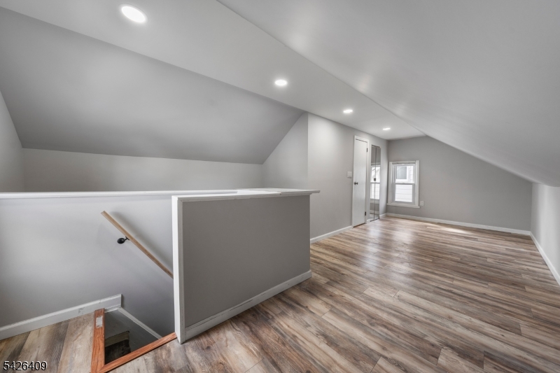 8 Melrose Ter