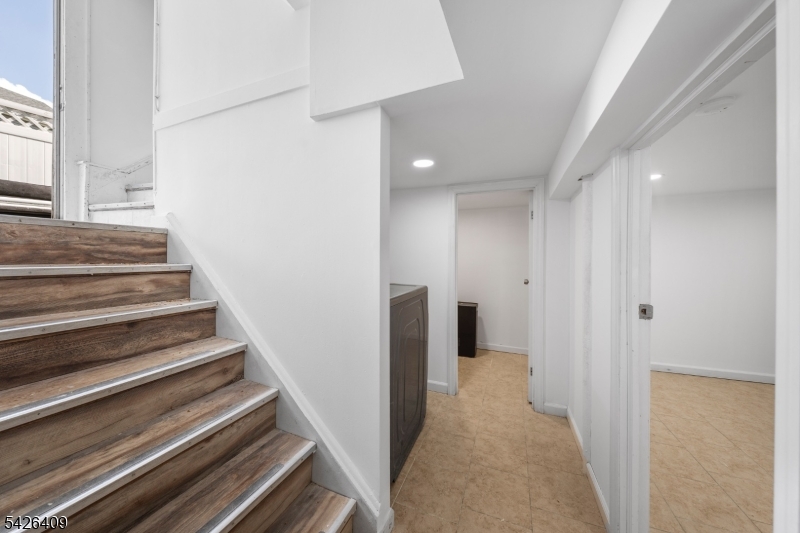 8 Melrose Ter