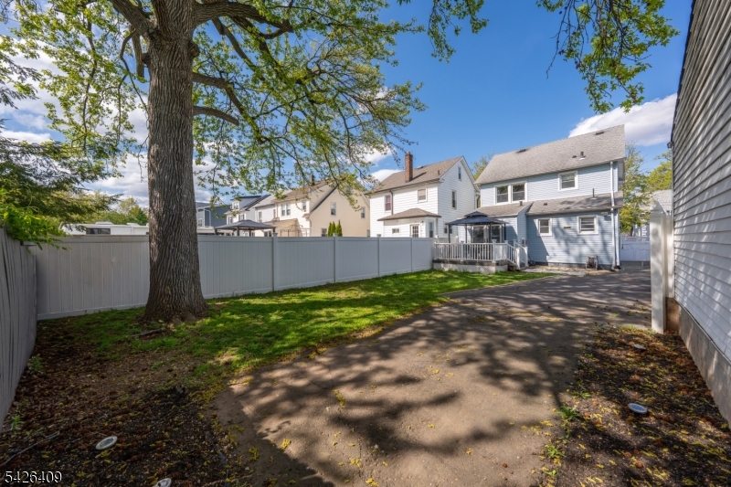 8 Melrose Ter