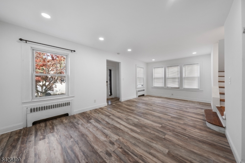 8 Melrose Ter