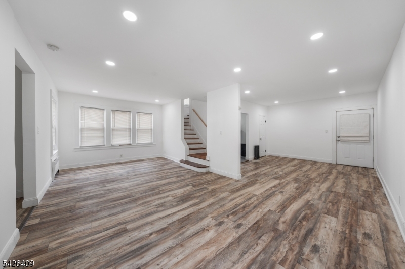 8 Melrose Ter