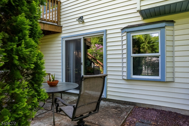 38 Forest Dr