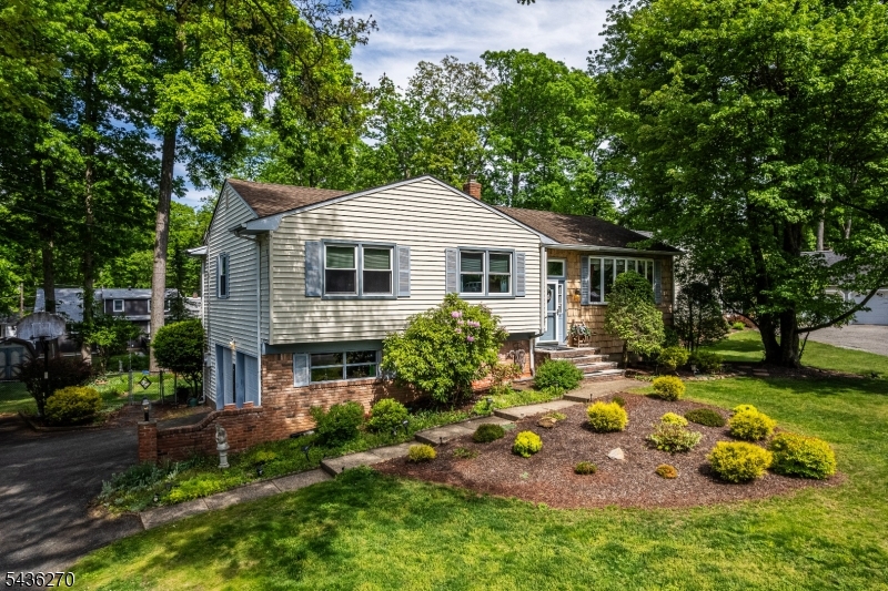 38 Forest Dr