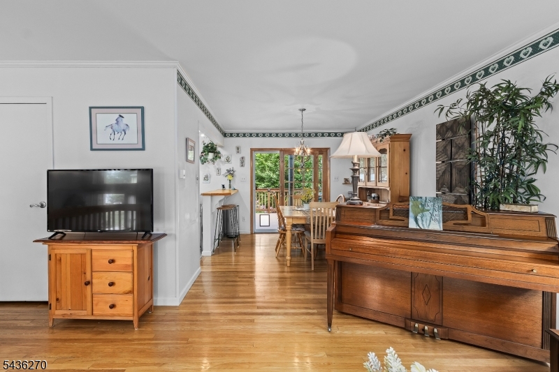 38 Forest Dr
