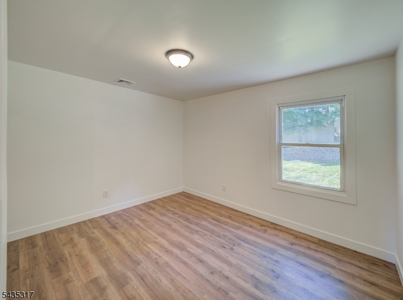 5 Ravine Dr