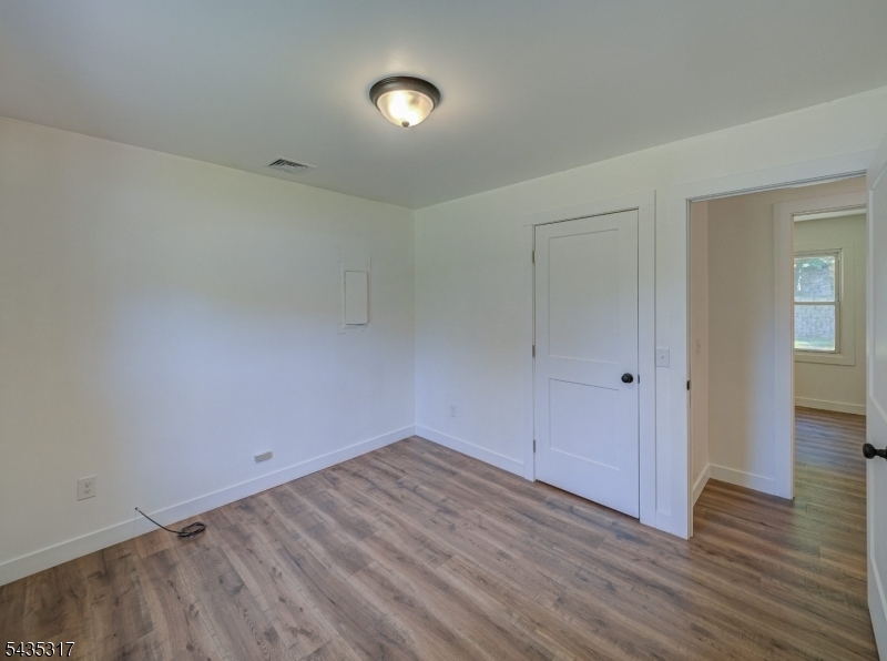 5 Ravine Dr