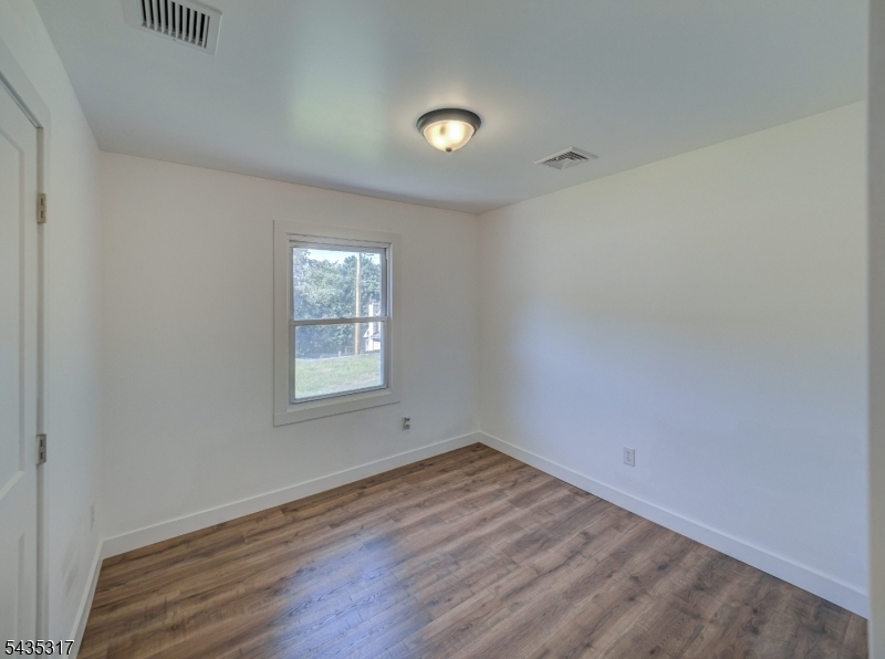 5 Ravine Dr