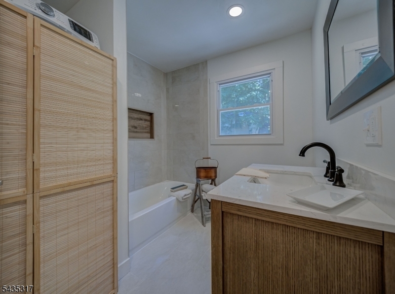 5 Ravine Dr