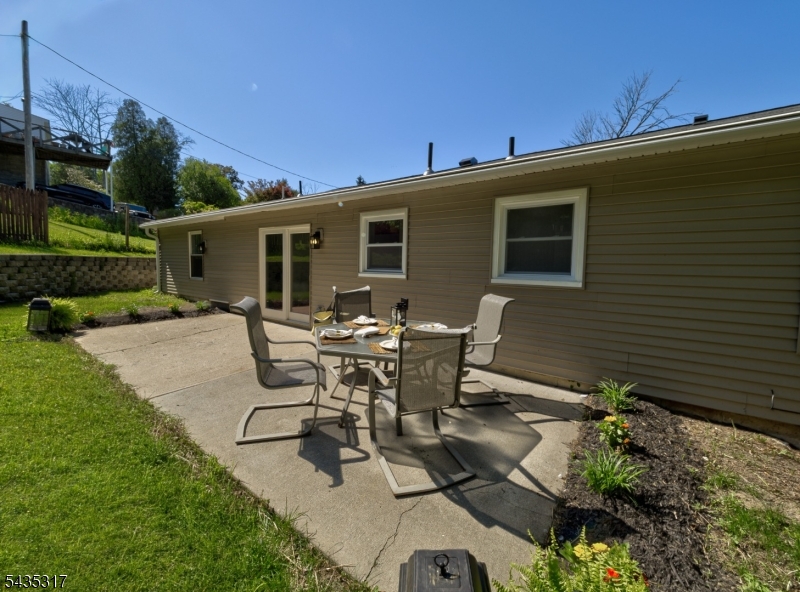 5 Ravine Dr