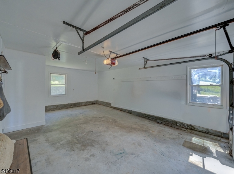 5 Ravine Dr