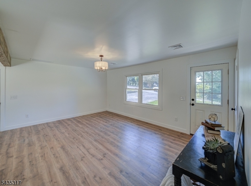 5 Ravine Dr