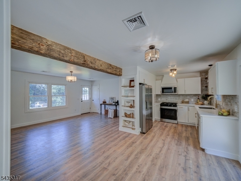 5 Ravine Dr