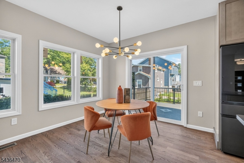 136 Lake Shore Dr