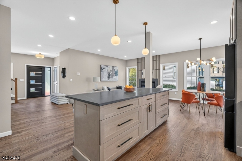 136 Lake Shore Dr