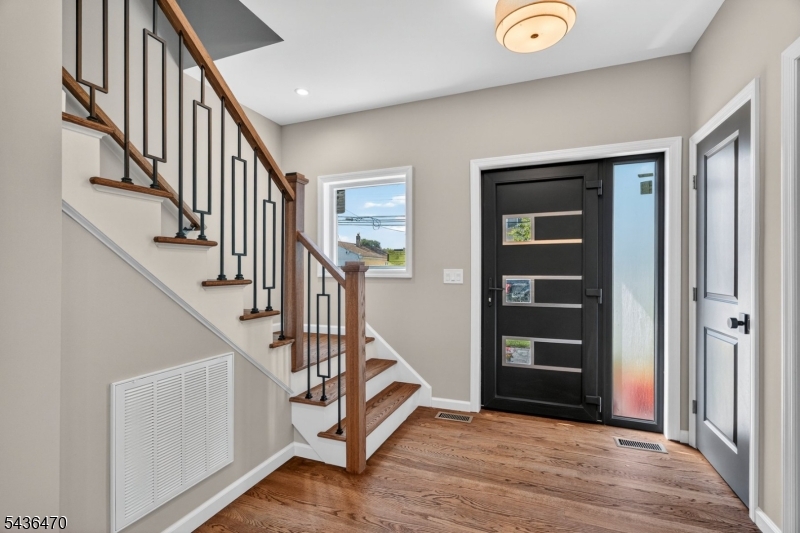 136 Lake Shore Dr