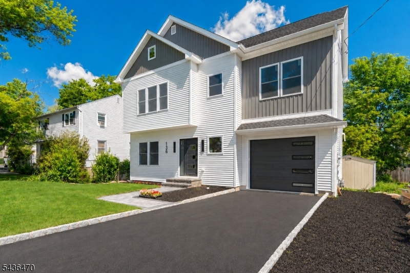136 Lake Shore Dr