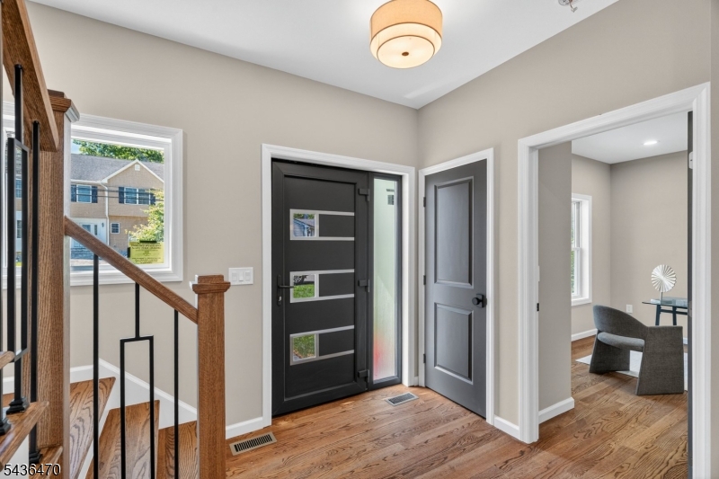 136 Lake Shore Dr