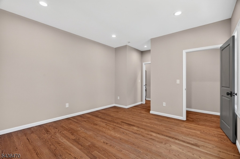 136 Lake Shore Dr