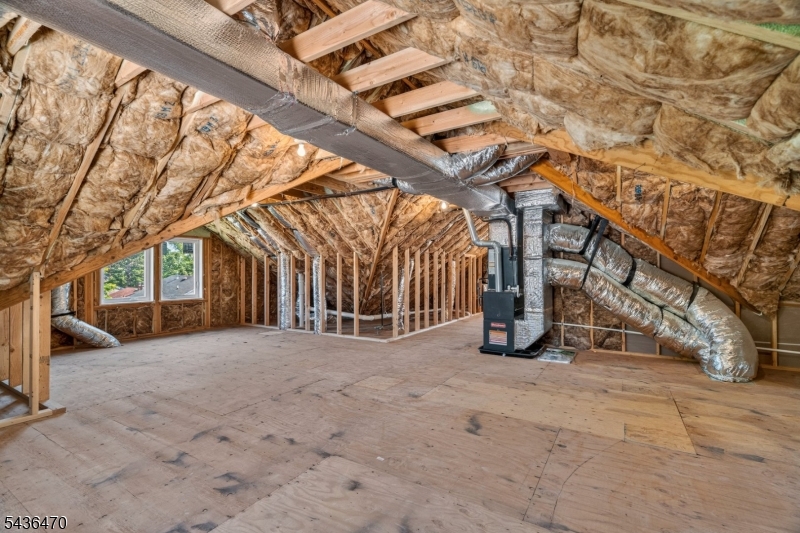 136 Lake Shore Dr