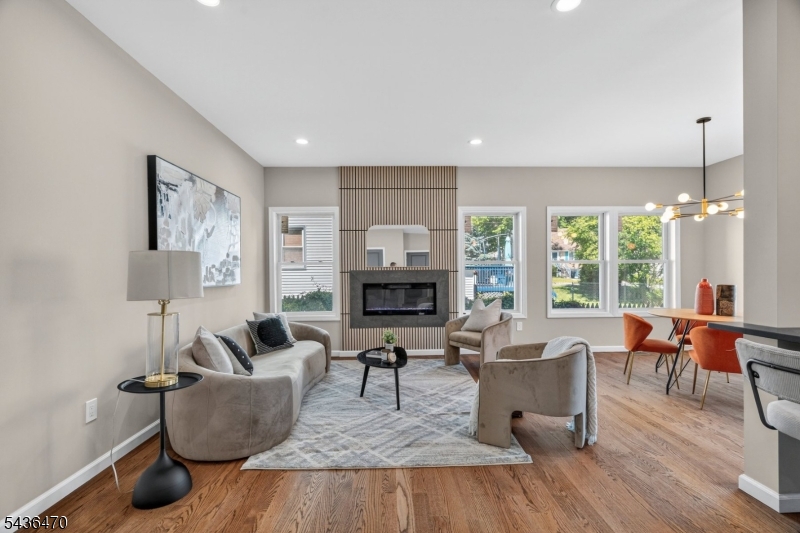 136 Lake Shore Dr