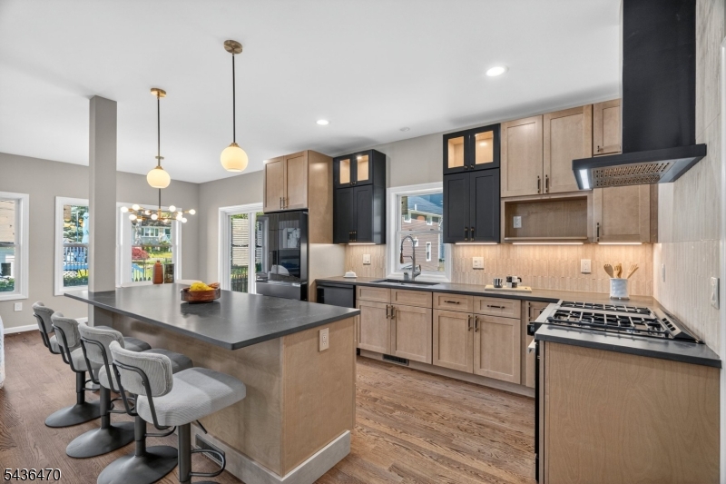 136 Lake Shore Dr