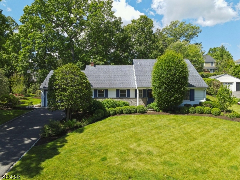 14 Pine Ave