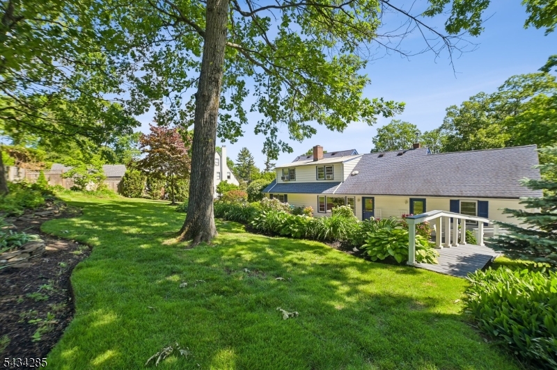 14 Pine Ave