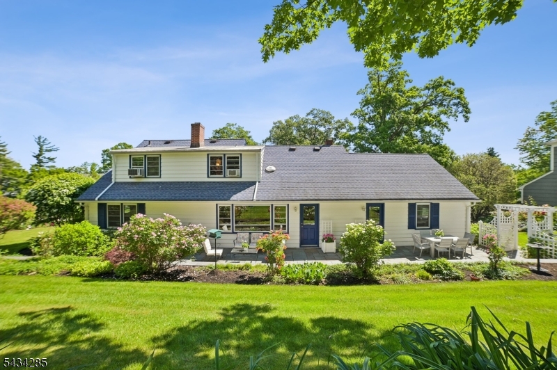 14 Pine Ave