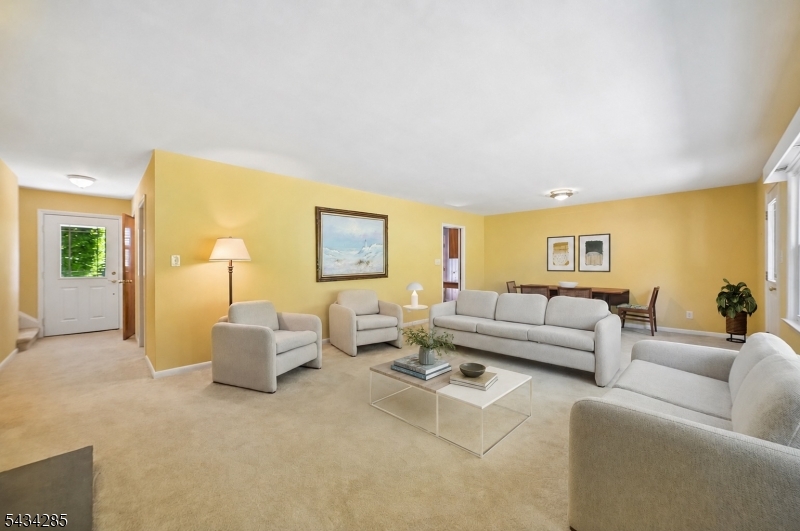 14 Pine Ave