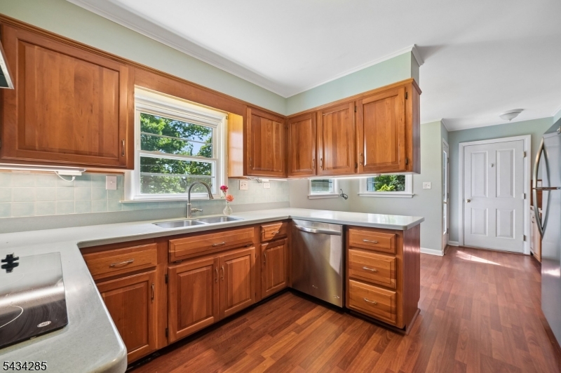 14 Pine Ave