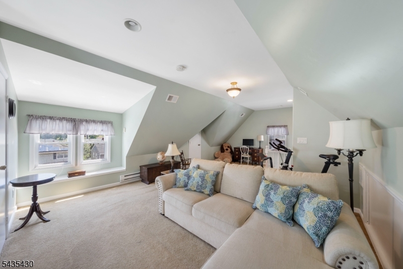1269 Robinson Ter