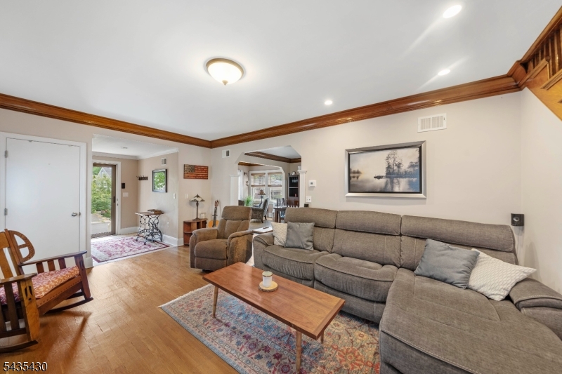 1269 Robinson Ter