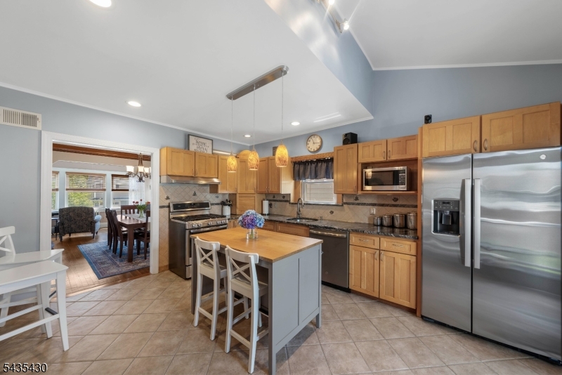 1269 Robinson Ter